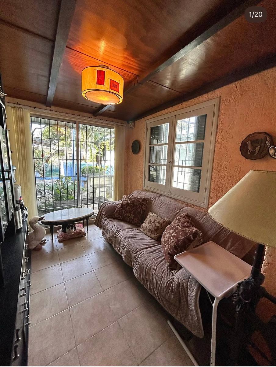 Inmobiliaria Berlasi Vende Casa De 430 Metros Cuadrados Con Entrada Para Varios Autos